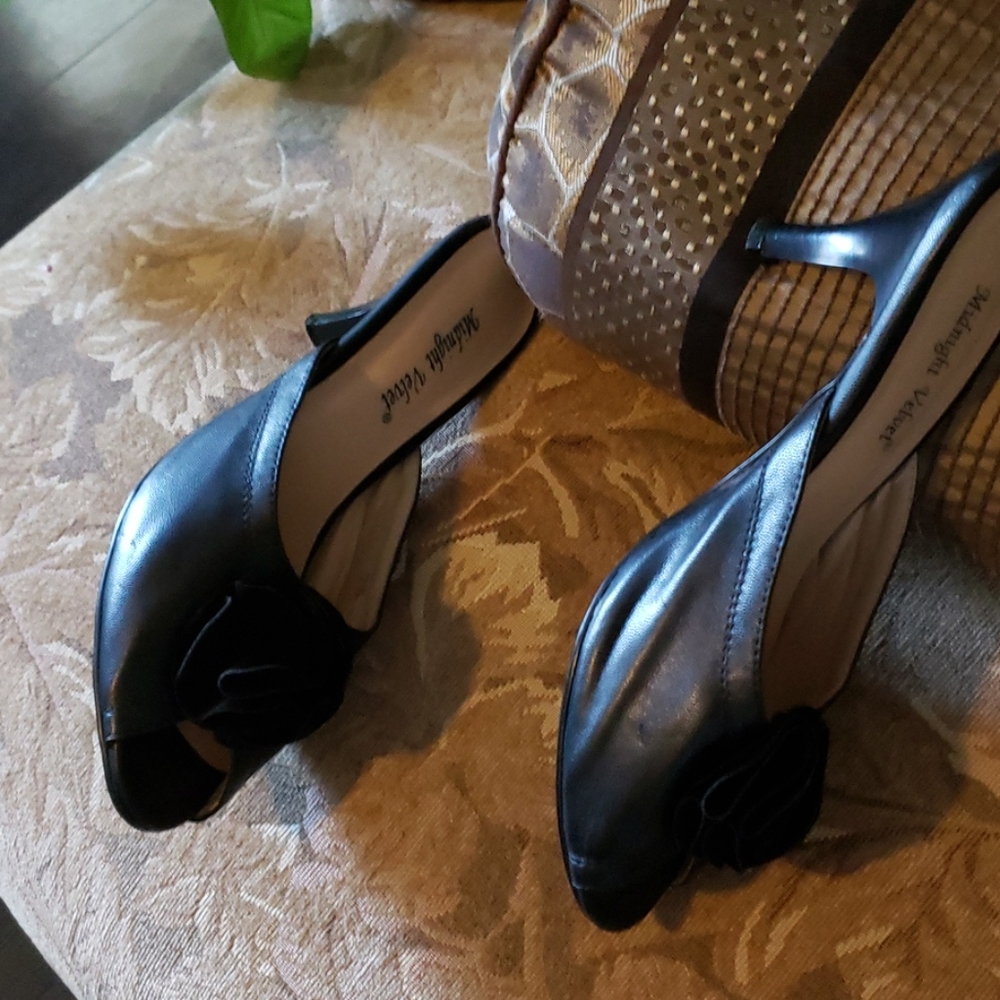 Shoes - Picture 2 of 3